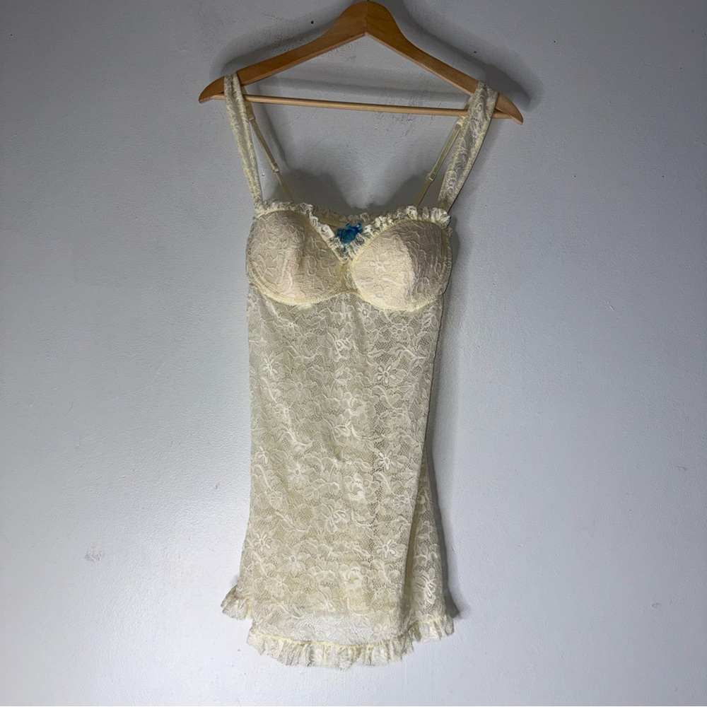 Victoria’s Secret Sexy‎ Little Thing Cream Lace Lingerie 36C Y2K